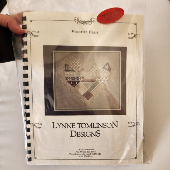 Lynne Tomlinson Designs Hand Embroidery Kit Victorian Heart 1993 Complete - Picture 2 of 8